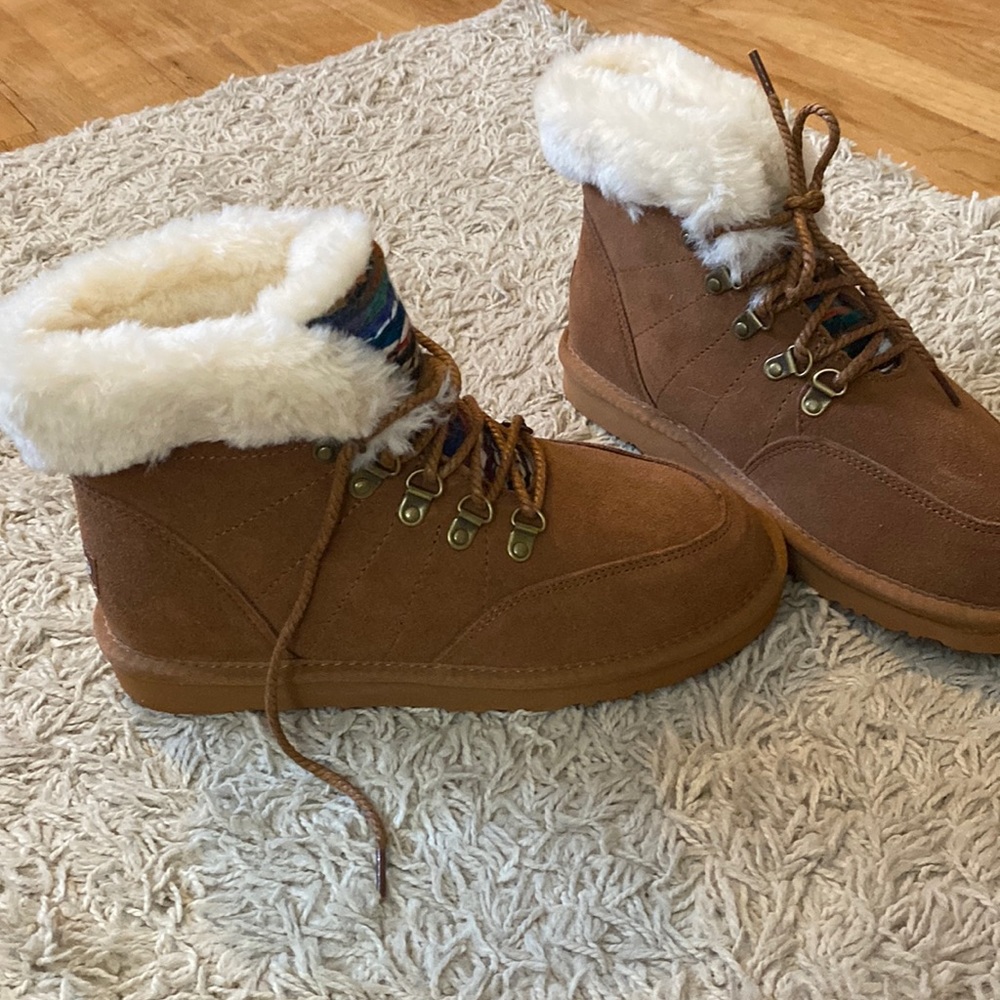 Lamo Sherpa boots